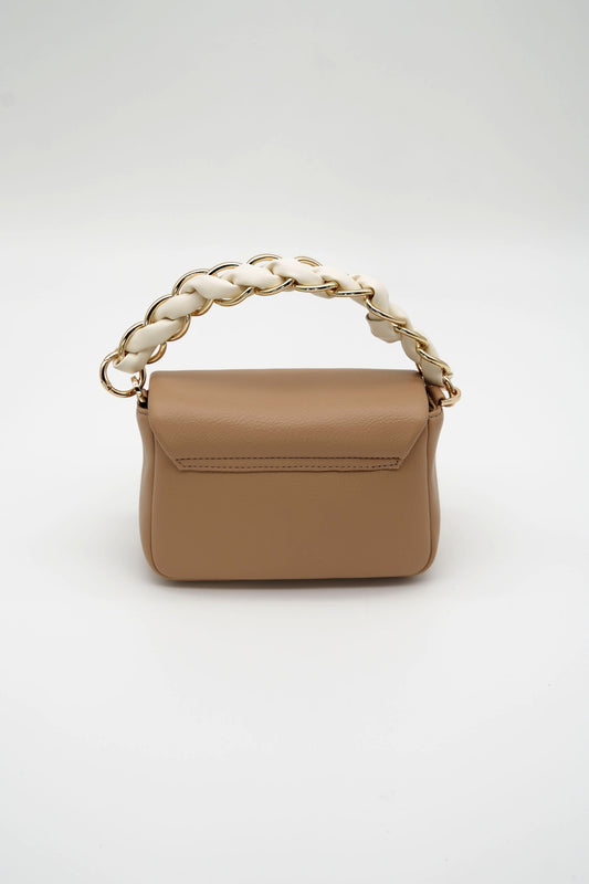 Borsa piccola in ecopelle cammello con dettagli oro e tracolla