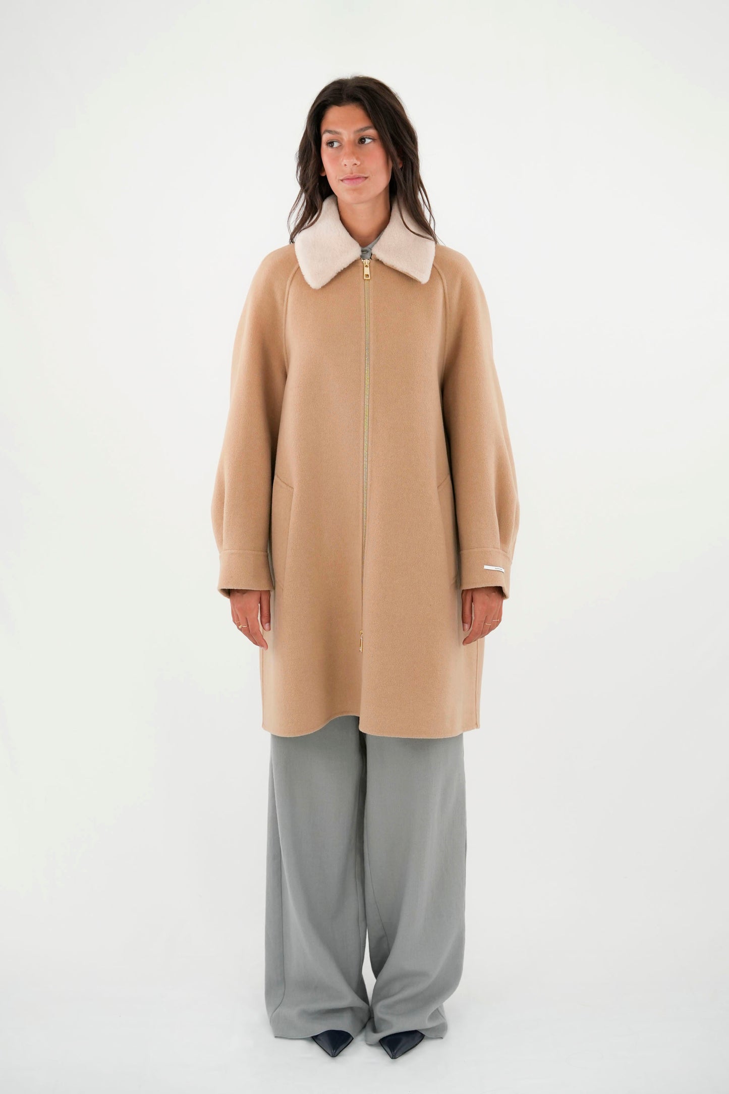 Cappotto cammello misto lana con cintura e colletto removibile