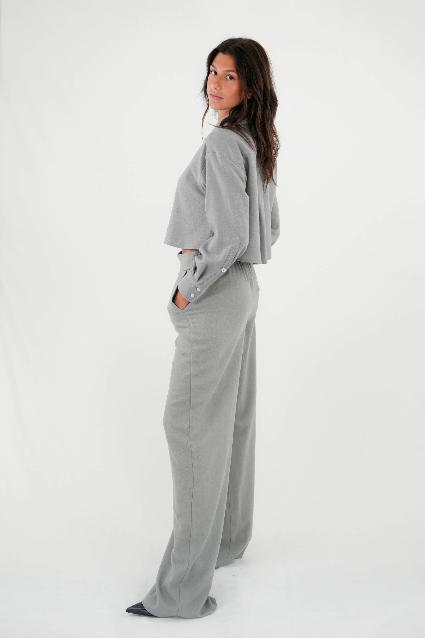 Pantalone a gamba larga mezzo elastico dietro 100% lana