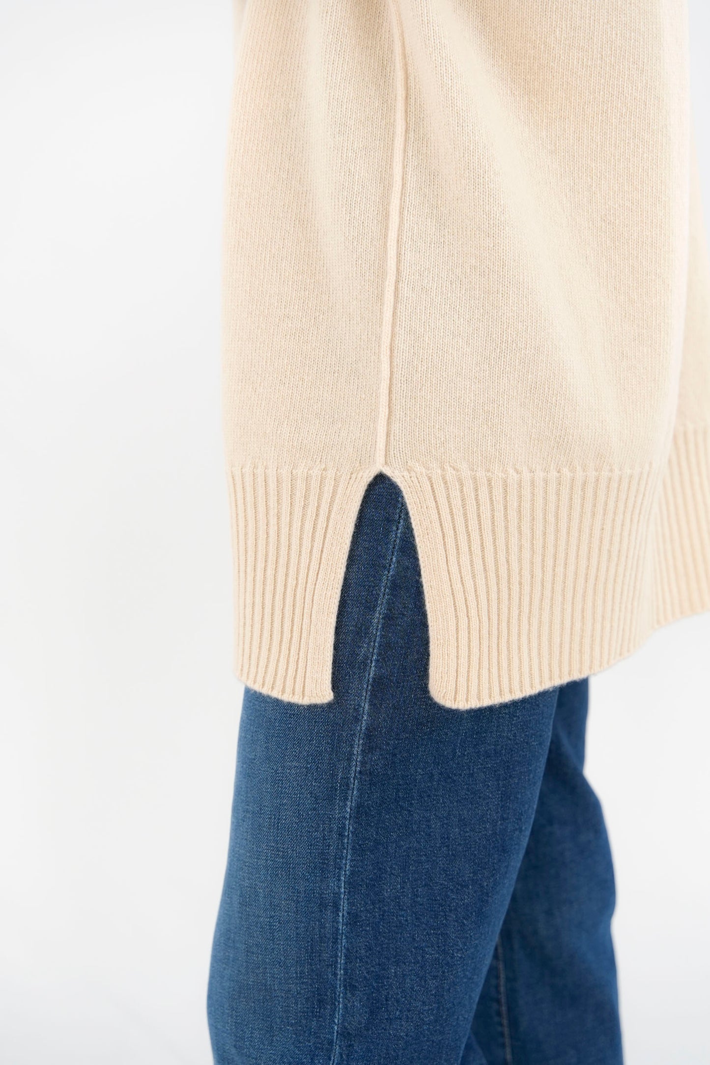 Long pullover mezzo collo