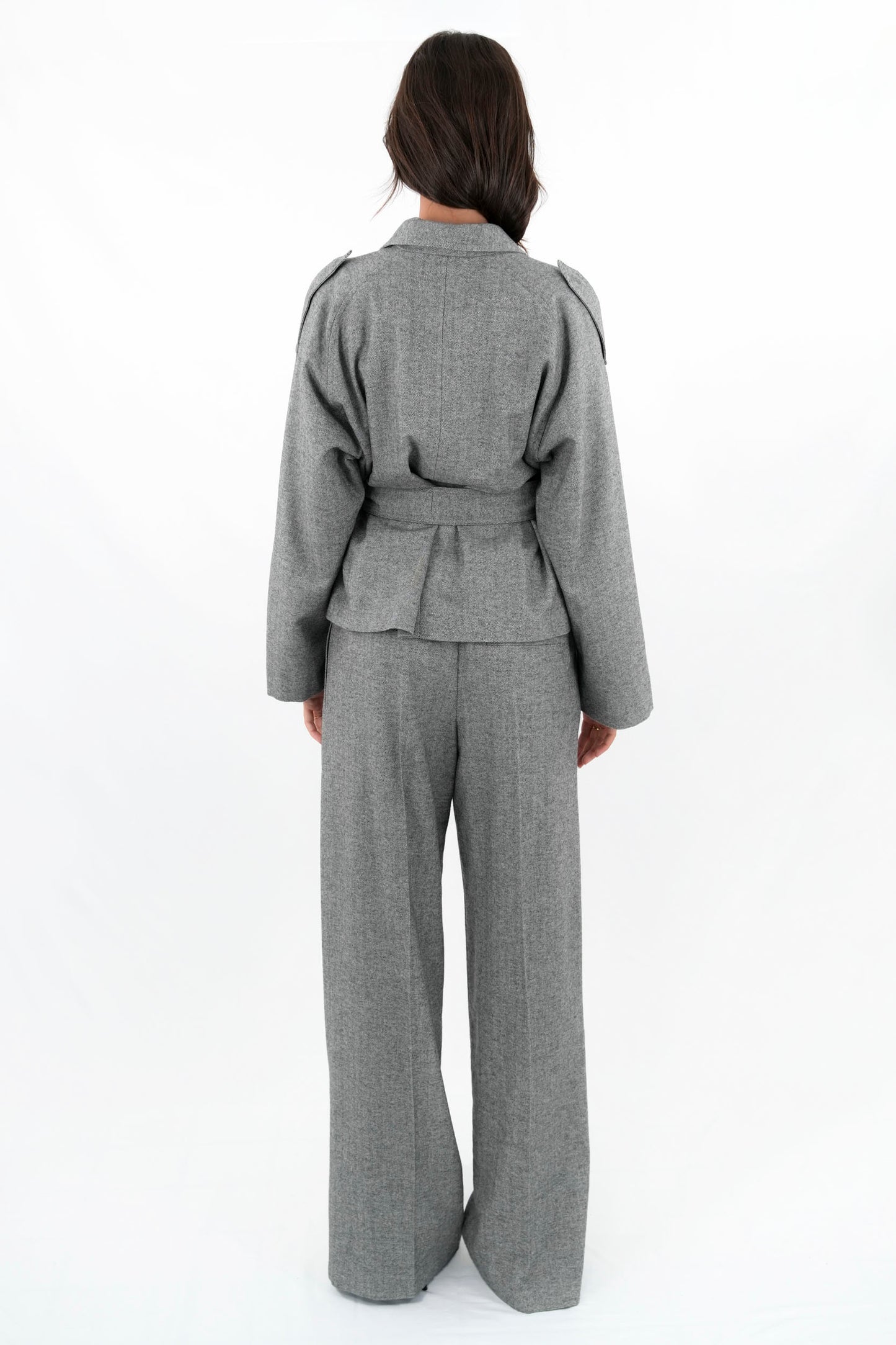 Pantalone stile jogger con pences