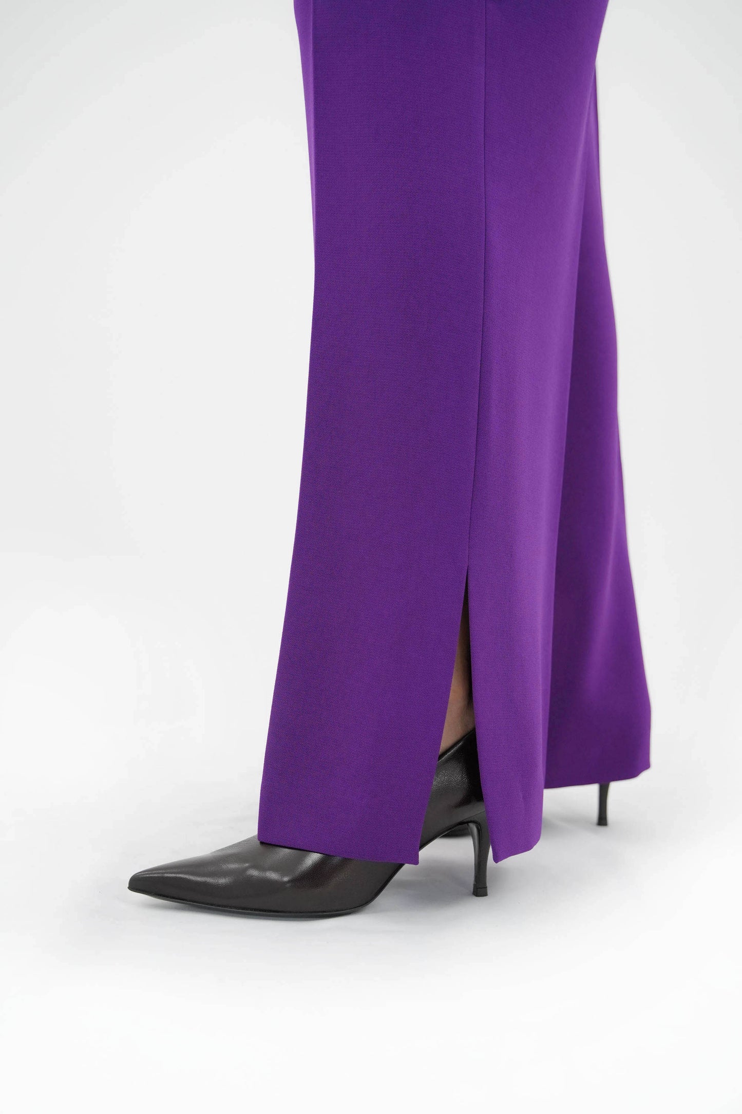 Pantalone a gamba dritta con spacco laterale
