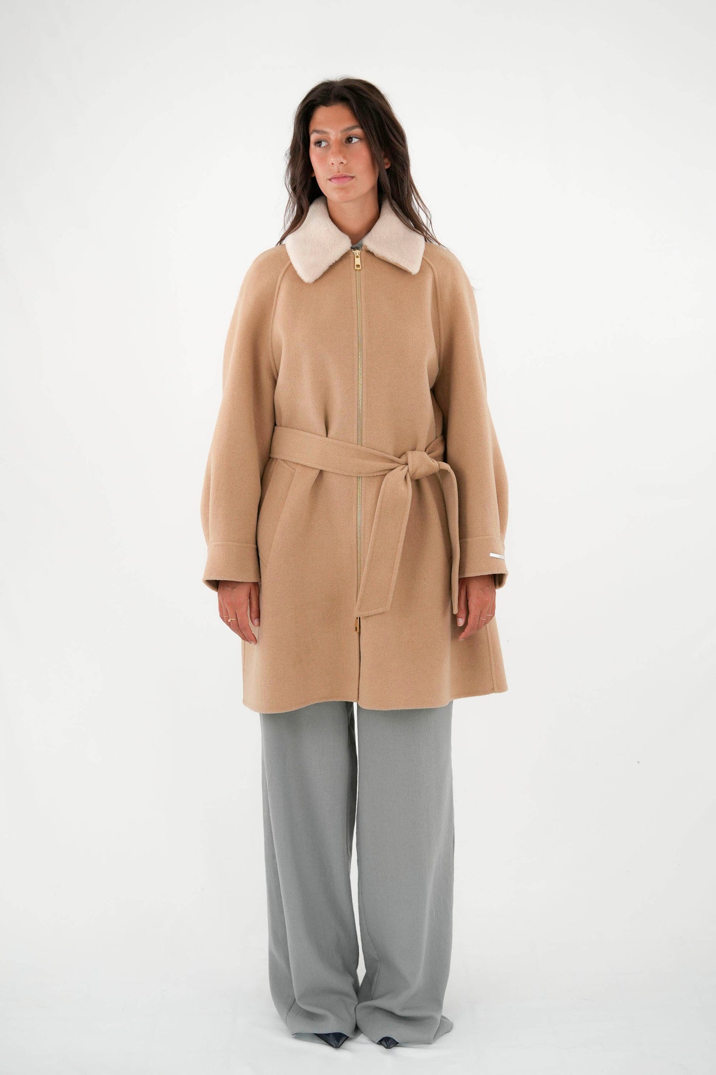 Cappotto cammello misto lana con cintura e colletto removibile