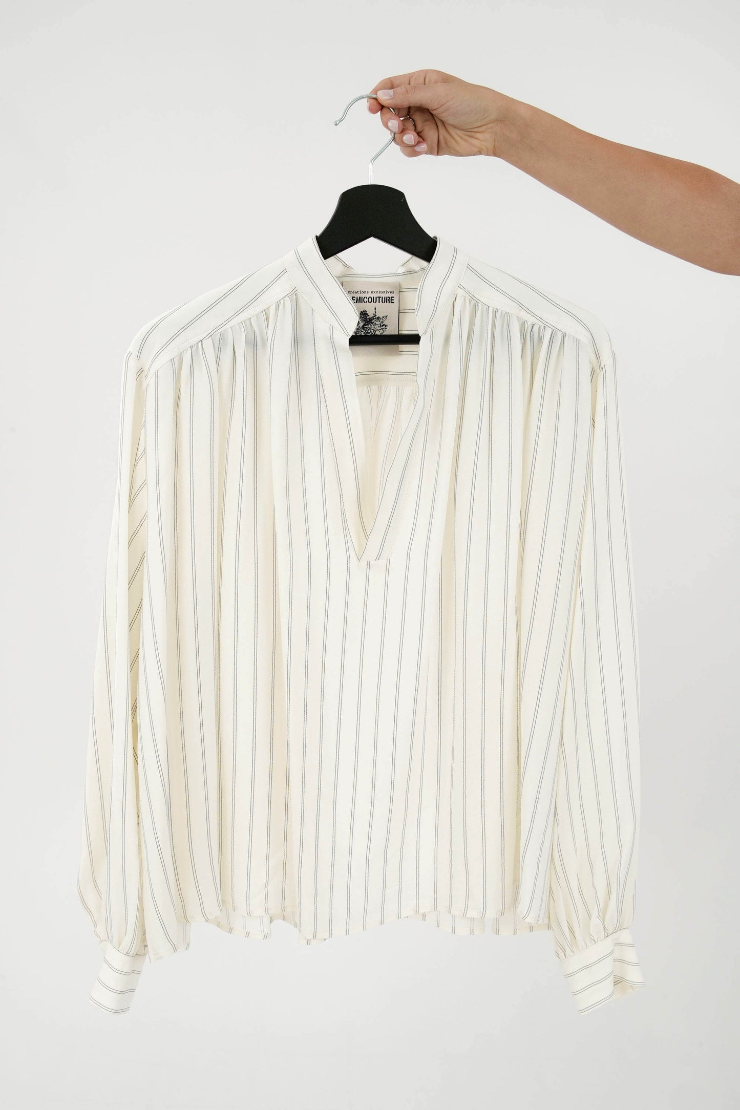 Camicia in misto seta scollo a V